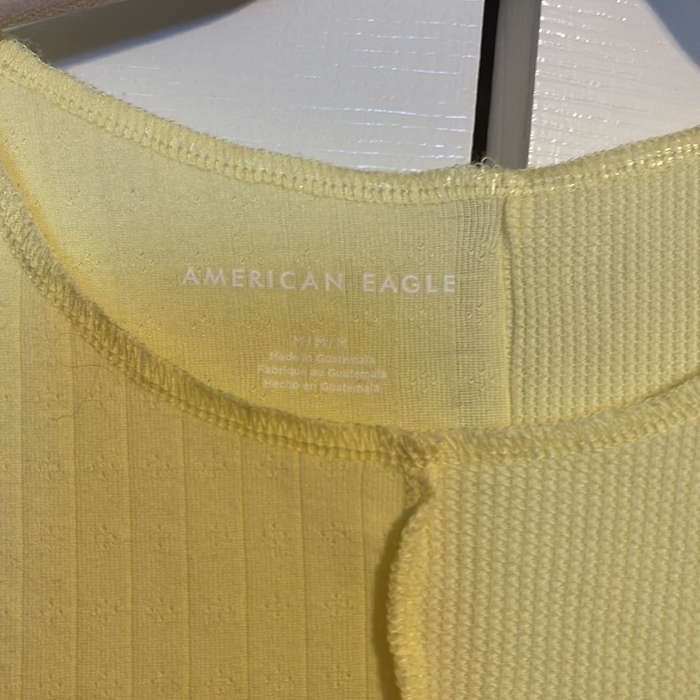 American Eagle sleeveless pastel yellow tank crop top size medium NWOT - Picture 2 of 6